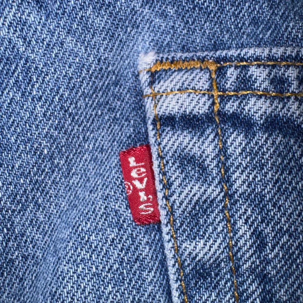 Vintage Levis 505 Regular Fit Straight Leg Jeans Blue Made in USA 40x30 0701